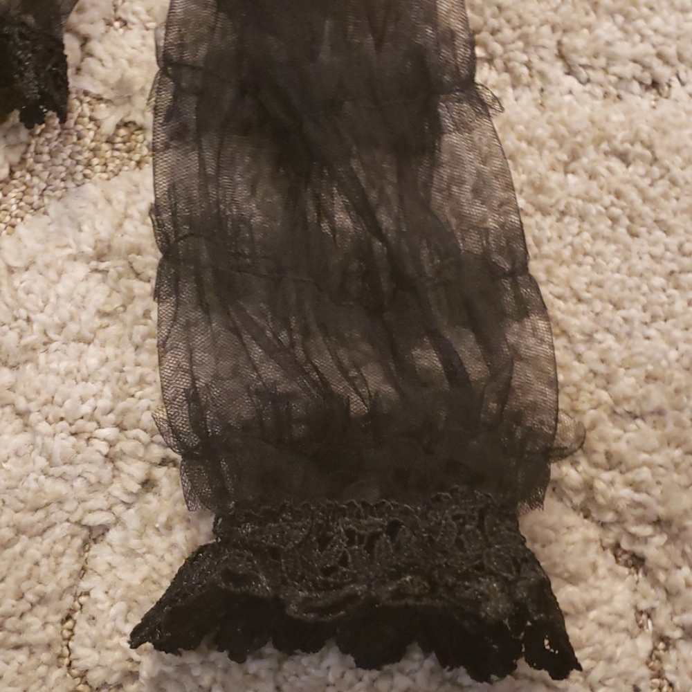 Clothes - Picture 3 of 3